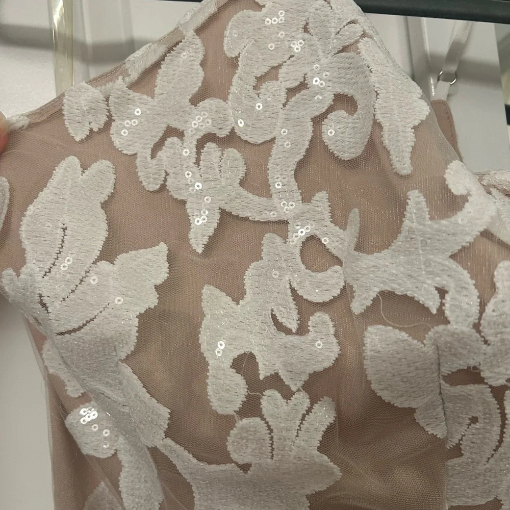 L'ATISTE White Lace Overlay Mini Dress with Nude Lining - Picture 3 of 15